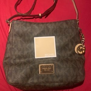 Michael kors purse